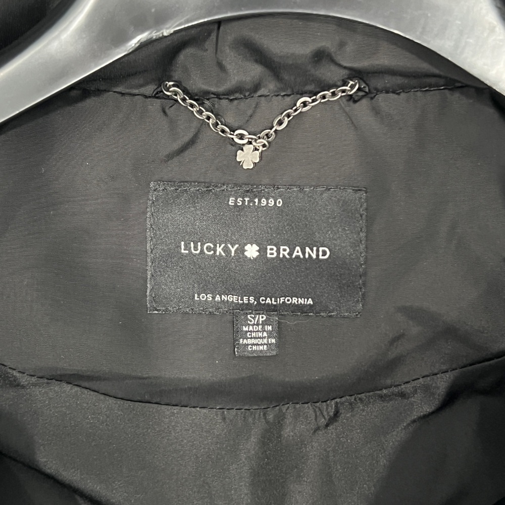 Lucky Brand Hooded Utility Pocket Zip Puffer Jacket in Black - Picture 6 of 9